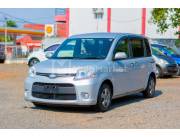 Toyota Sienta año 2012 plateado - Entrega 12.000.000 - RECIEN IMPORTADO