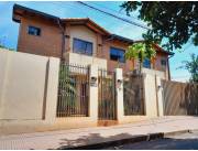 VENDO CASA C/ PISCINA EN ASUNCIÓN BARRIO L. PETIT!!