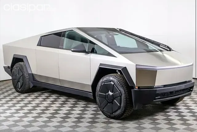 Tesla Cybertruck Cyberbeast 2025 — foto 2