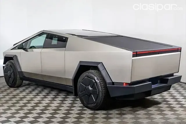 Tesla Cybertruck Cyberbeast 2025 — foto 4