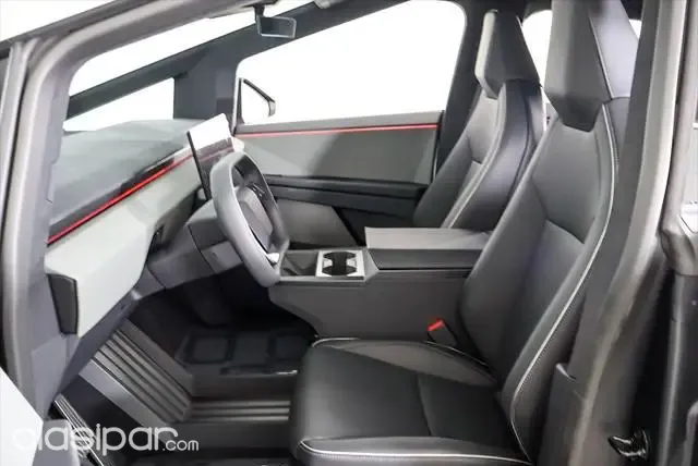 Tesla Cybertruck Cyberbeast 2025 — foto 5