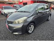 HERMOSO TOYOTA NEW VITZ 2011/12 GRIS HUMO MOTOR VVTI 1.3. CC AUTOMATICO CON GARANTIA