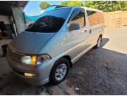 Vendo Toyota Regius 1998