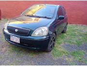 Toyota Vitz Clavia 2001 la