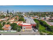 VENDO propiedad de 2.456 m2 con DEPOSITOS, SHOWROOM, OFICINAS zona Aviadores y Mdame Lynch