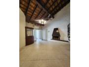 Alquilo Casa en Asunción, Zona Colegio San José, con piscina