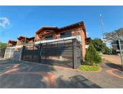 MODERNO DUPLEX EN VENTA, FERNANDO DE LA MORA - ZONA SUR