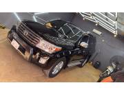 VENDO TOYOTA LAND CRUISER AÑO 2015 DE TOYOTOSHI IMPECABLE - FINANCIO