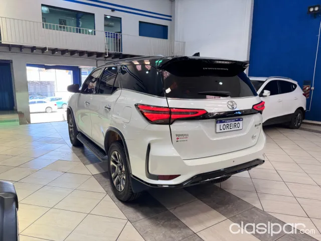 Toyota Fortuner 2023 — foto 4