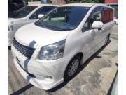 🔆 TOYOTA NOAH 2008 /7 BLNACO FULL EQ. 3 HILERAS DE ASIENTOS INTERIOR NEGRO FULL EQ. SIN U