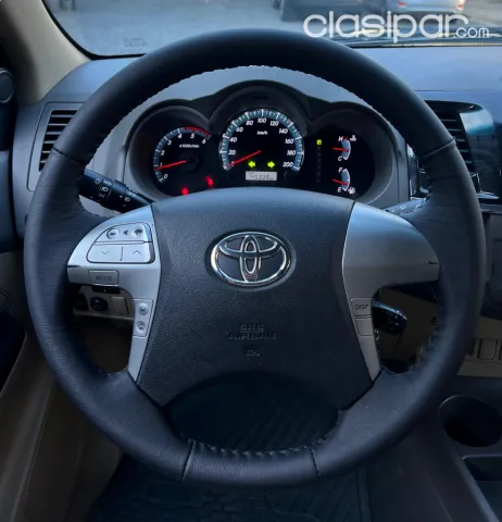 Toyota Fortuner 2013 — foto 2