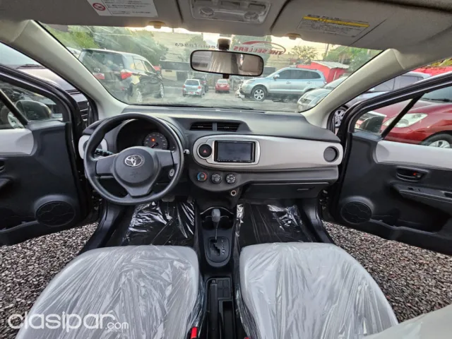 Toyota Vitz 2011 - foto 2