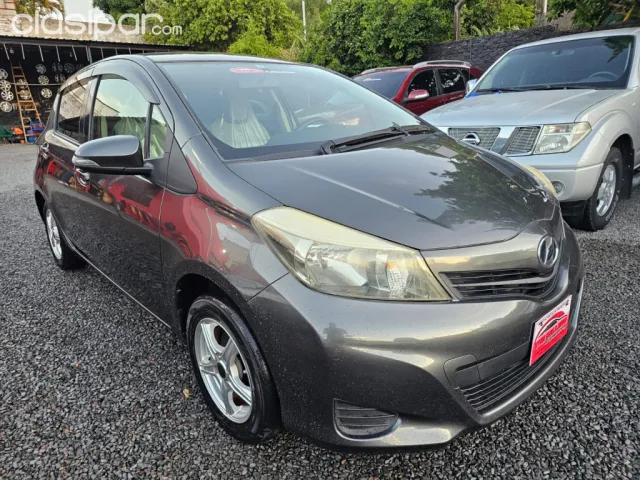 Toyota Vitz 2011 — foto 4