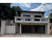 VENDO CASA EN BARRIO HIPODROMO ASUNCION ref#383