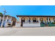 EN VENTA AMPLIA CASA ESTILO COLONIAL EN PLENO MICROCENTRO DE SAN LORENZO
