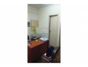 VENDO OFICINA AMOBLADA EN EDIFICIO HELIPUERTO