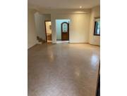 alquilo casa en condominio barrio mburucuya