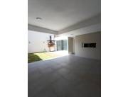 Vendo Triplex de 202 m2 a Estrenar en Barrio Jara - LHO6803401