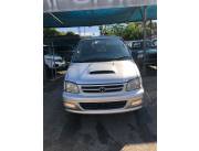 FINANCIO TOYOTA NOAH PASAJERO AÑO 2000 MOTOR 2.2 DIESEL AUTOMÁTICO RECIEN IMPORTADO