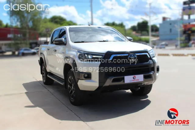Toyota Hilux 2022 — foto 2