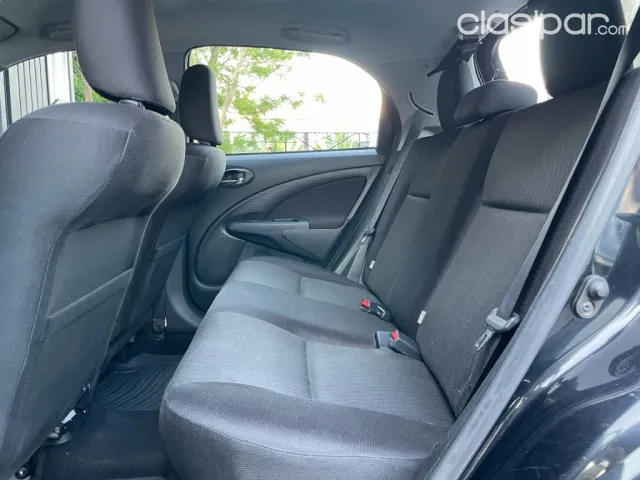 Toyota Etios 2017 — foto 3