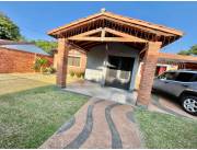 En Venta Casa Semi Nueva En Oferta en Luque V178