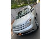 Toyota IST 2003 la