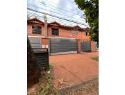 Vendo Duplex detras de la Conmebol