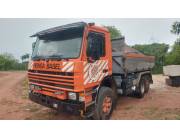 Scania 113 / 320HP con Grua y Tumba