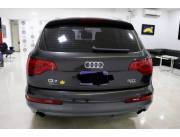 Vendo Audi Q7/ Año 2011/ Naftero/ Motor 3000/ con Tira tráiler de fábrica, automático.