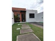 EN VENTA DUPLEX EN PRIMER BARRIO LUQUE ID 33118