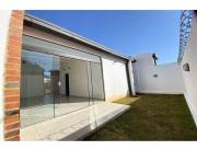 VENDO CHALET A EXTRENAR EN LUQUE LAURELTY COD 5070
