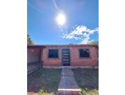 VENDO CASA DE DOS DORMITORIOS EN LUQUE - MORA CUÉ