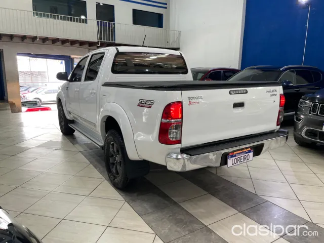 Toyota Hilux 2014 — foto 3