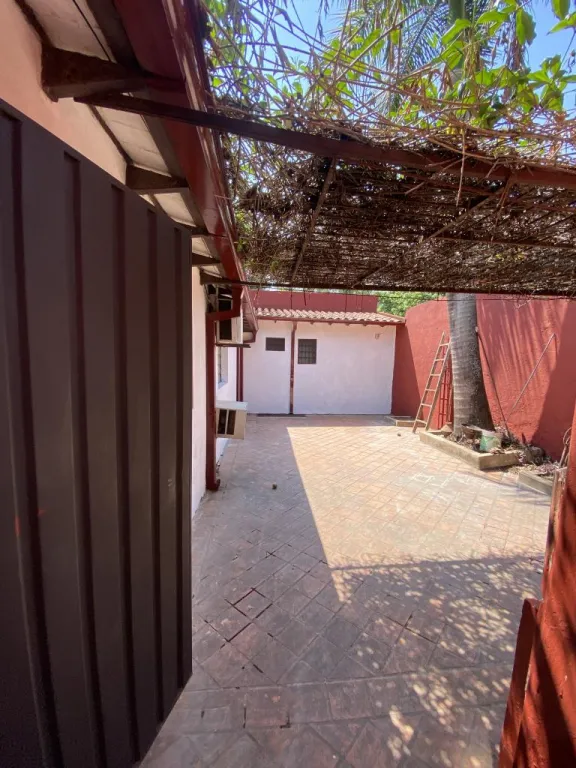 ALQUILO CASA EN SAJONIAGS. 3.500.000 A PASOS DEL PALACIO DE JUSTICIA — foto 2