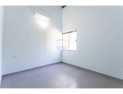 EN VENTA AMPLIO CHALET EN BARRIO PA'I ÑU ÑEMBY