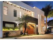 ALQUILER DE CASA AMOBLADA EN CONDOMINIO PRIVADO- Asunción