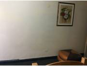 Doy en alquiler departamento con baño para oficina consultorio o para estudiantes