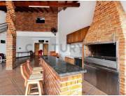 VENDO HERMOSA Y AMPLIA QUINTA EN LUQUE