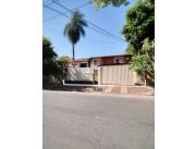 Vendo casa a refaccionar en ycua sati