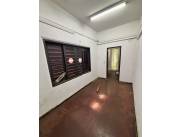 ALQUILO SALON COMERCIAL EN EL CENTRO DE SAN LORENZO COD 5106
