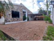 VENDO AMPLIA CASA TODA EN PLANTA BAJA EN LUQUE PRIMER BARRIO‼️ C-1171
