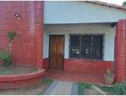ALQUILO CHALET DE UNA PLANTA ZONA AV.SANTA TERESA Y MARISCAL LÓPEZ (DETRÁS DE U.T.C.D.)
