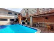 AMPLIA CASA CON PISCINA Y SALON DE EVENTOS EN ASUNCION