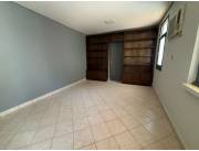 MODERNA CASA , ASUNCION- INMEDIACIONES DE PLAZA ITALIA - CALLE YGATIMI- 5.500.000