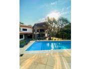 OPORTUNIDAD EN LAMBARÉ- ZONA UCA! HERMOSA PROPIEDAD A LA VENTA