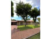 VENDO AMPLIA RESIDENCIA EN BARRIO JARA!!!