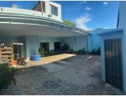 VENDO CASA EN FERNANDO DE LA MORA ZONA SUR