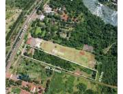 EN VENTA TERRENO CON UBICACION ESTRATEGICA FRENTE AL PARANA COUNTRY CLUB.