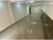 SE ALQUILA SALON COMERCIAL EN AREA 1